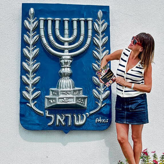 אפרת יודוביץ: "אנשים מבינים שזה לא משנה אם אתה נעול במשרד וכותב מכאן את המיילים או  מסתובב בעולם ומרחיב אופקים. לעבוד מרחוק זה מכפיל כוח ומכפיל יכולת" | צילום: אלבום פרטי