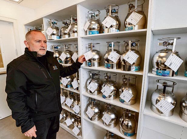 תומר ביטון. "תראה באיזה מקום אנחנו" | צילום: גדי קבלו