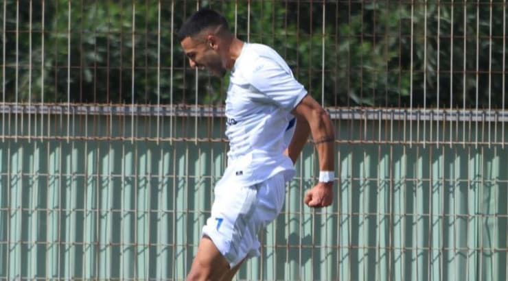 נואף בזיע קופץ לשמיים