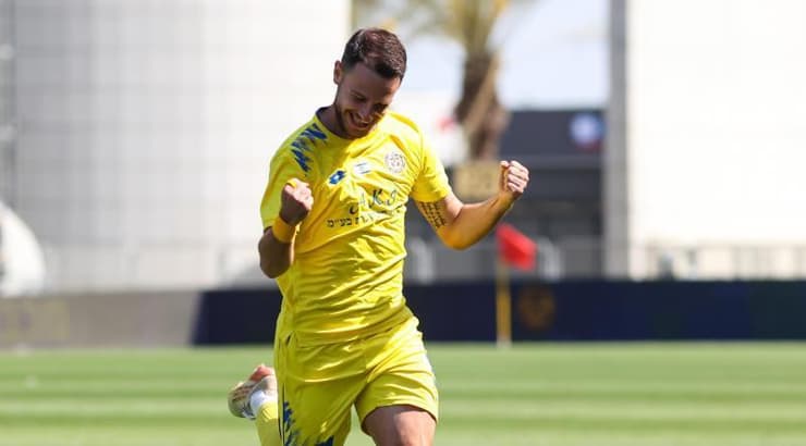 טום טוליץ חוגג