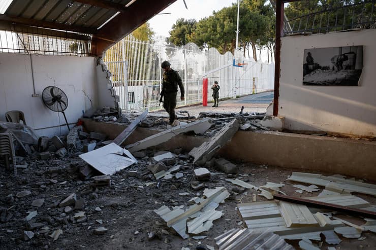 הפגיעה באתר העתיקות (צילום: Amir Cohen/Reuters) זירת נפילה בנהריה