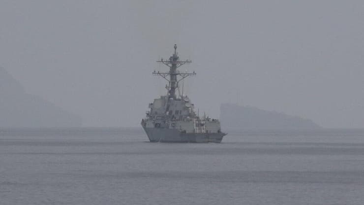 ספינה אמריקנית סמוך למיצר הורמוז