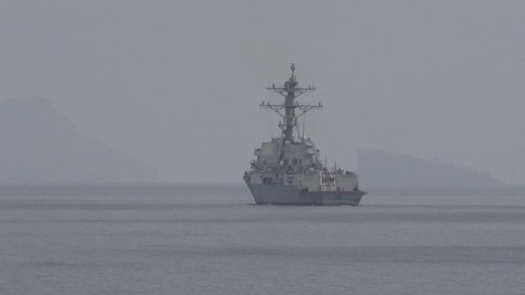 ספינה אמריקנית סמוך למיצר הורמוז