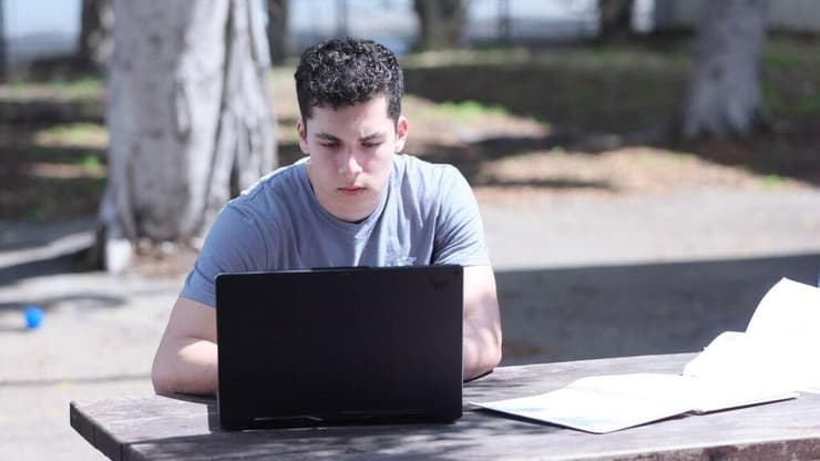 עמית ויצמן, תלמיד כיתה י"ב