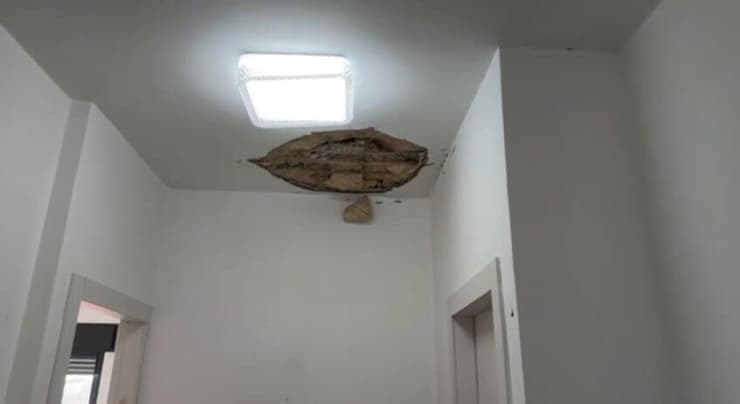 הרס בבית שנפגע בשלומי