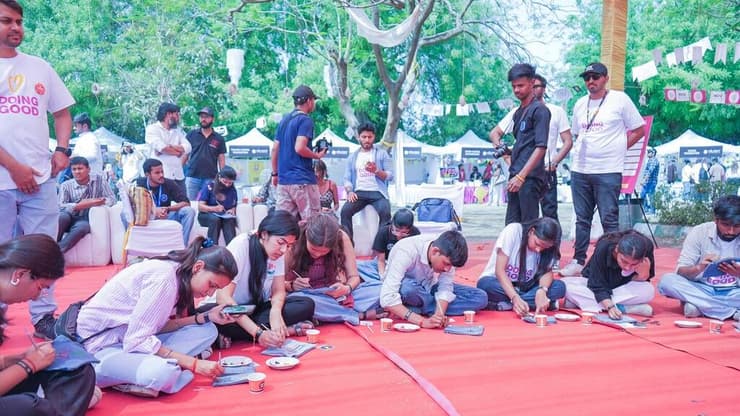 פסטיבל בהודו עם עשרות ארגונים לתרומה לקהילה (קרדיט: באדיבות עמותת ״רוח טובה״ מקבוצת אריסון) פסטיבל בהודו עם עשרות ארגונים לתרומה לקהילה