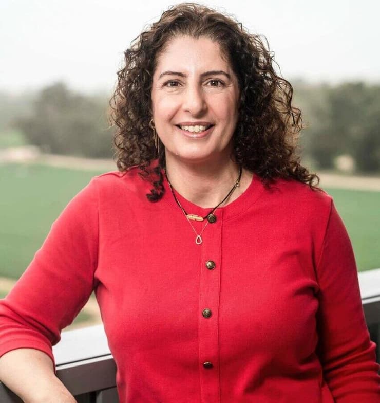 הילה רבני. המנהלת מאופיינת בנשים חזקות הילה רבני, חשבת במנהלת תקומה ומובילה את אגף הכספים