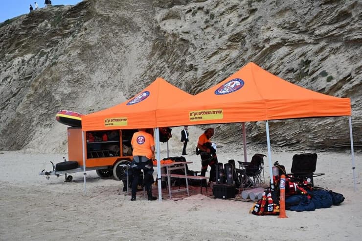 חיפושים אחרי הנער הנעדר בחוף צאנז בנתניה