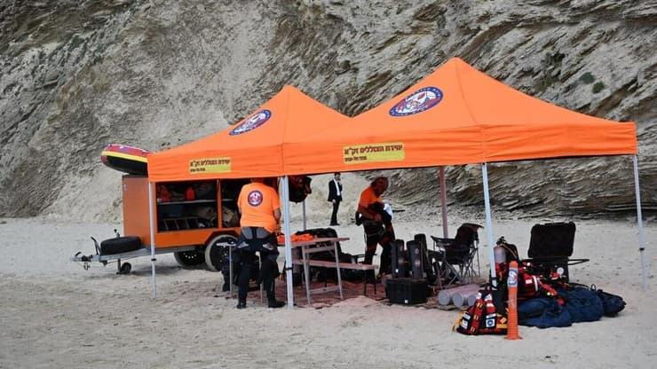 חיפושים אחרי הנער הנעדר בחוף צאנז בנתניה