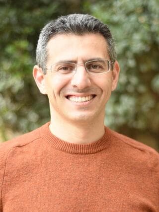 פרופ' אלכס גיללס-הילל 