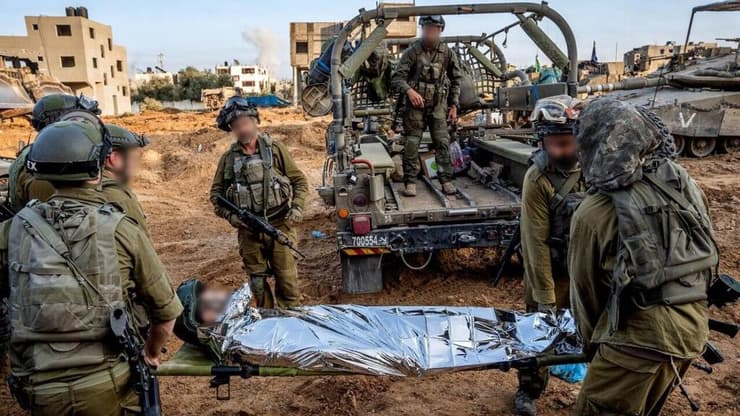 פינוי חיילים פצועים משדה הקרב. ארכיון (צילום: דובר צה"ל) פינוי חיילים פצועים משדה הקרב