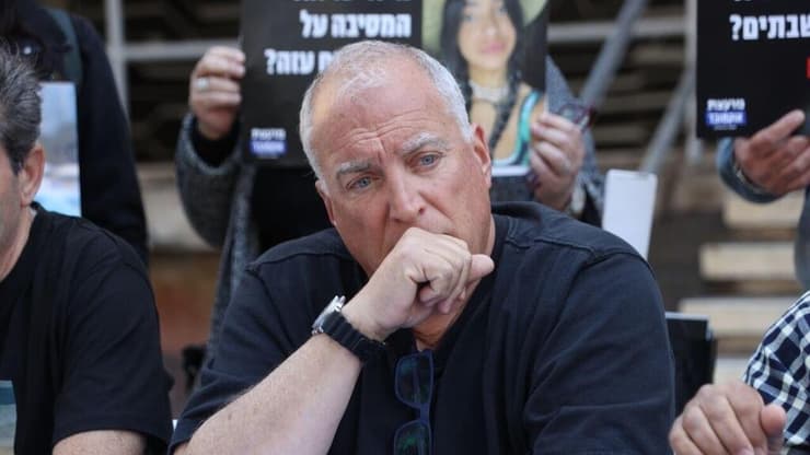 אייל אשל במסיבת עיתונאים של "מועצת אוקטובר"  השקת "יום השיכחון"