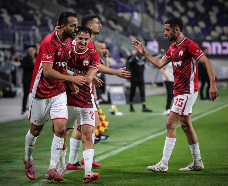 שחקני באר-שבע חוגגים (צילום: עוז מועלם ) מכבי ת"א הפועל באר-שבע