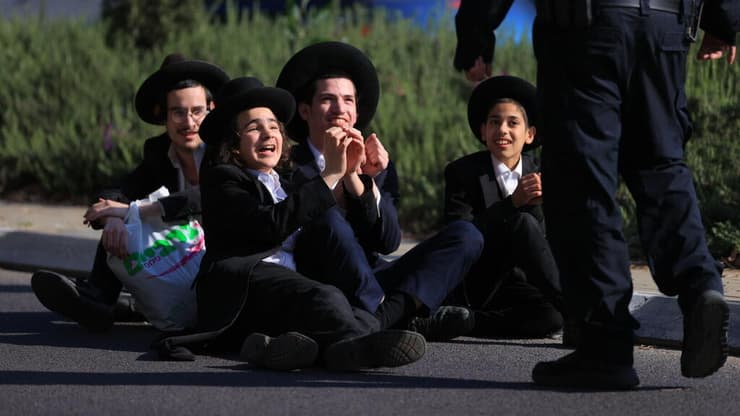 הפגנת חרדים בלשכת הגיוס תה"ש במהלך יום גיוס של תומכי לחימה במסלולים חרדיים