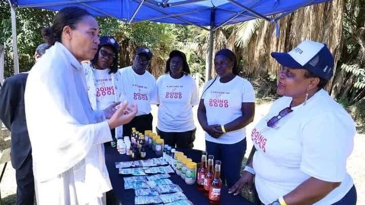 עושים טוב בזימבבואה ב״יום מעשים טובים״ העולמי (קרדיט: באדיבות עמותת ״רוח טובה״ מקבוצת אריסון) עושים טוב בזימבבואה ב״יום מעשים טובים״ העולמי