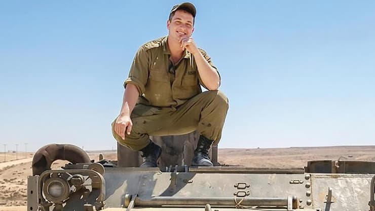 סמ"ר (במיל') שחר מזרחי. "זכיתי להתגייס למלחמה על החיים" (ללא קרדיט) סמ"ר (במיל') שחר מזרחי. "זכיתי להתגייס למלחמה על החיים"