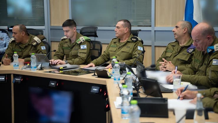הרמטכ״ל בהערכת מצב במוצב הפיקוד העליון (צילום: דובר צה"ל ) הרמטכ״ל בהערכת מצב במוצב הפיקוד העליון