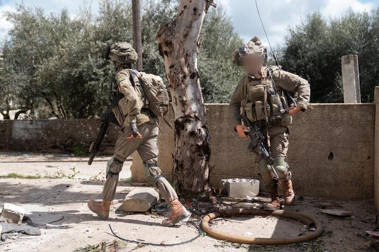 כוחות אוגדה 98 השלימו כיתור והחלו בהתקפה בעיירה בינת ג׳בייל בדרום לבנון