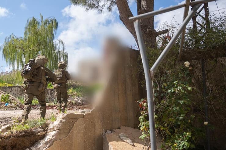 כוחות אוגדה 98 השלימו כיתור והחלו בהתקפה בעיירה בינת ג׳בייל בדרום לבנון