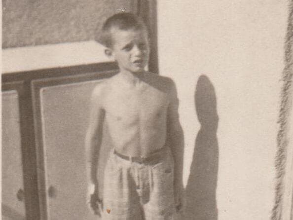 זוכר את הרגעים שבהם פרצה המלחמה. פאיור בילדותו אישטוואן פאיור ניצול שואה בילדותו