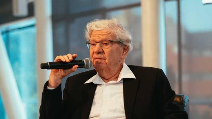 אהרן ברק ב"זיכרון בסלון"