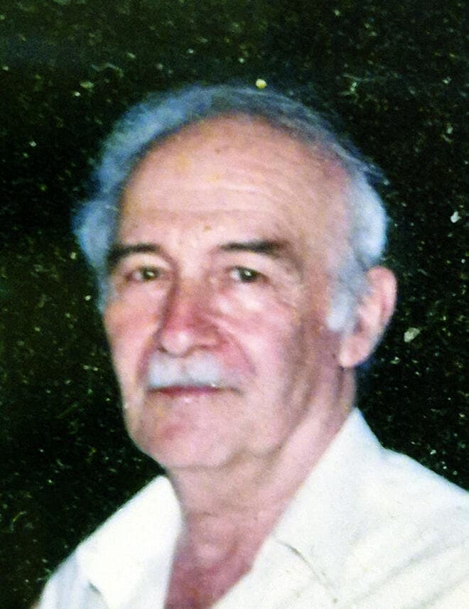 אברהם אלבאום. קיבל את המחברת בהונגריה