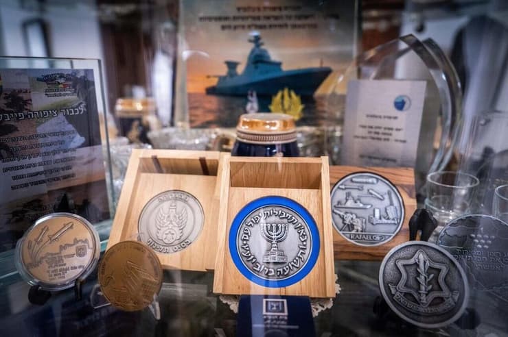 מדליות שקיבלה המשפחה