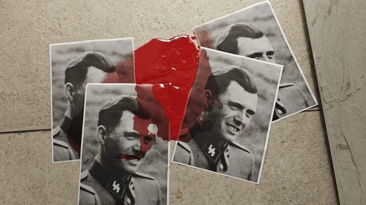 פריטים בעלי תוכן פוגעני שהונחו במשרד הבריאות בחיפה, ביום השואה