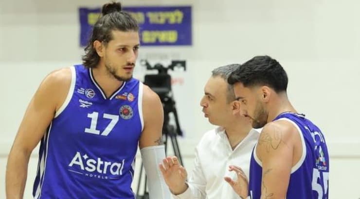 אלעד חסין עם תומר פורת ואלון דרוקר