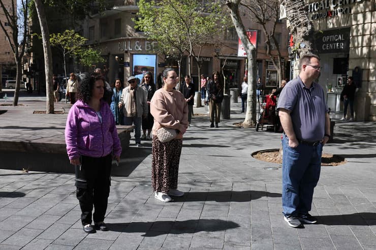 דקת דומייה - יום השואה