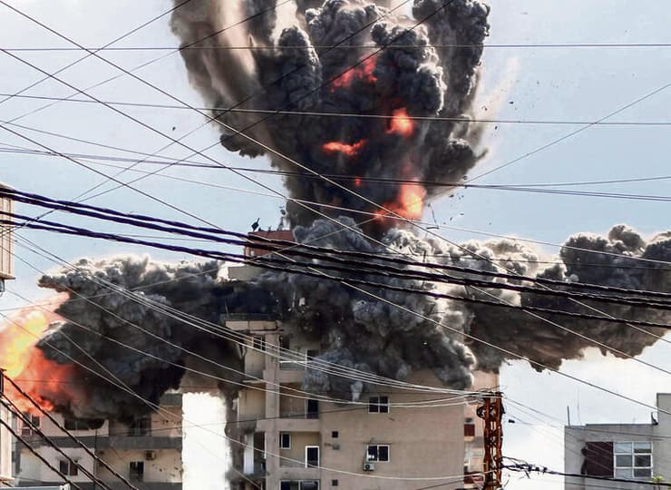 הפצצה בכפר שיעי בדרום לבנון. “לא נשאיר אבן על אבן"