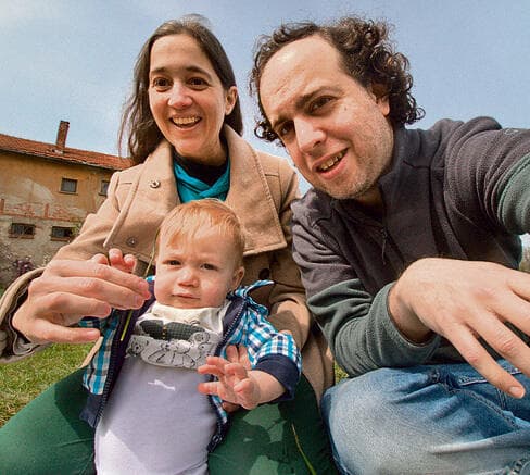 "לצאת מהמרוץ". מאיה וינברג וליאור וינדמילר, עם הבן סול