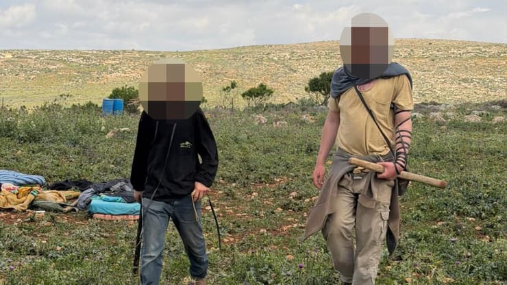 "אני מתבייש בבני עמי". תושבי מאחזים בגדה (צילום: רון בן ישי ) סיור של רון בן ישי ביו"ש בעקבות הטרור היהודי