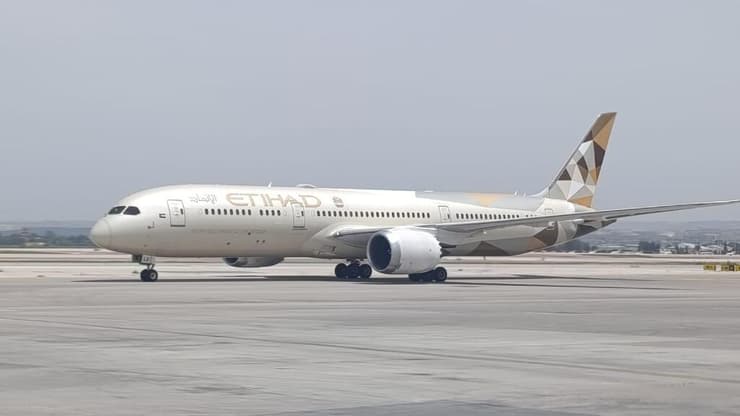 דרימליינר של איתיחאד איירוויז, היום בנתב"ג