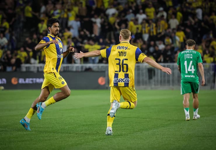 דור פרץ חוגג