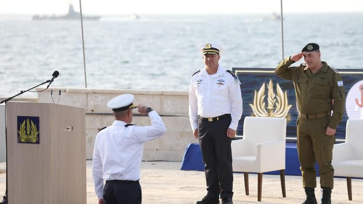 הטקס בהשתתפות הרמטכ"ל (צילום: אלעד גרשגורן) טקס חילופי מפקד זרוע הים בראשות הרמטכ״ל אייל זמיר