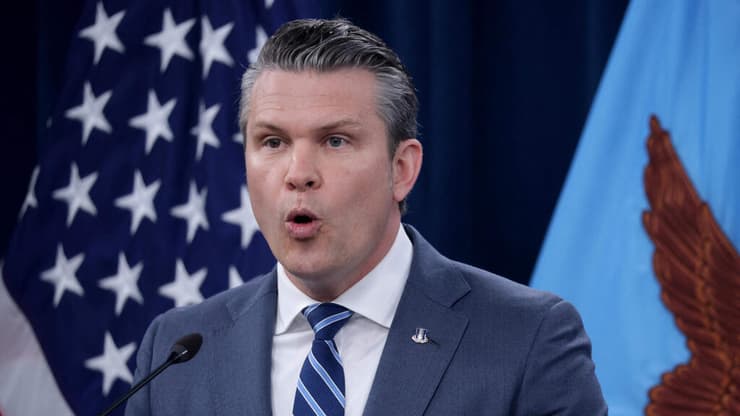 פיט הגסת' (צילום: ALEX WONG / GETTY IMAGES NORTH AMERICA / AFP) פיט הגסת'