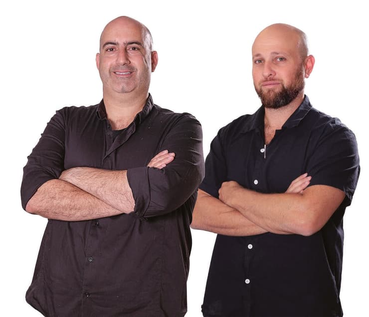 מימין לשמאל: אלון וייזברג ויגאל אליהו