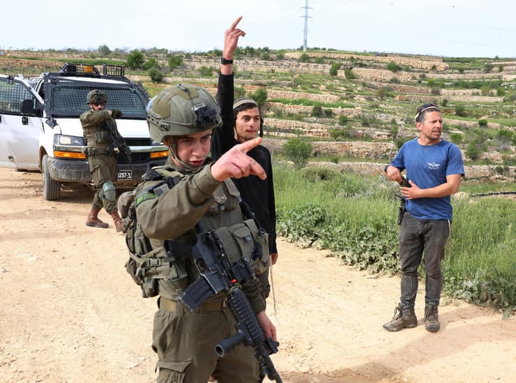 ליד חלחול, השבוע