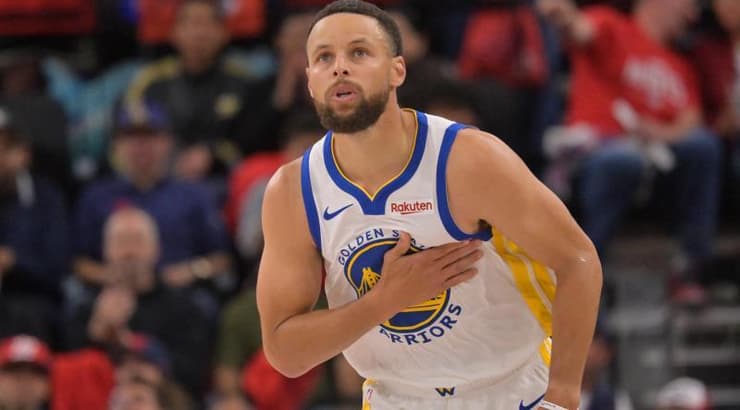 סטפן קרי חוגג