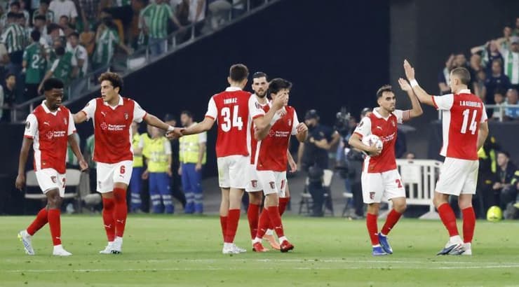 שחקני בראגה חוגגים