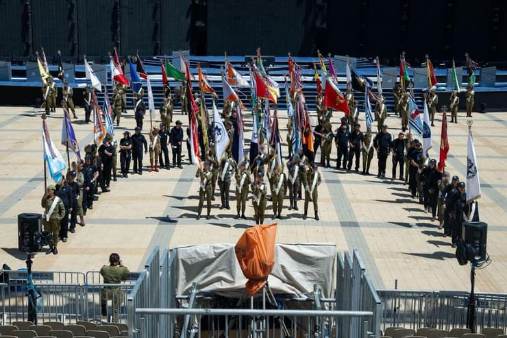 חזרות הדגלנים לקראת טקס המשואות