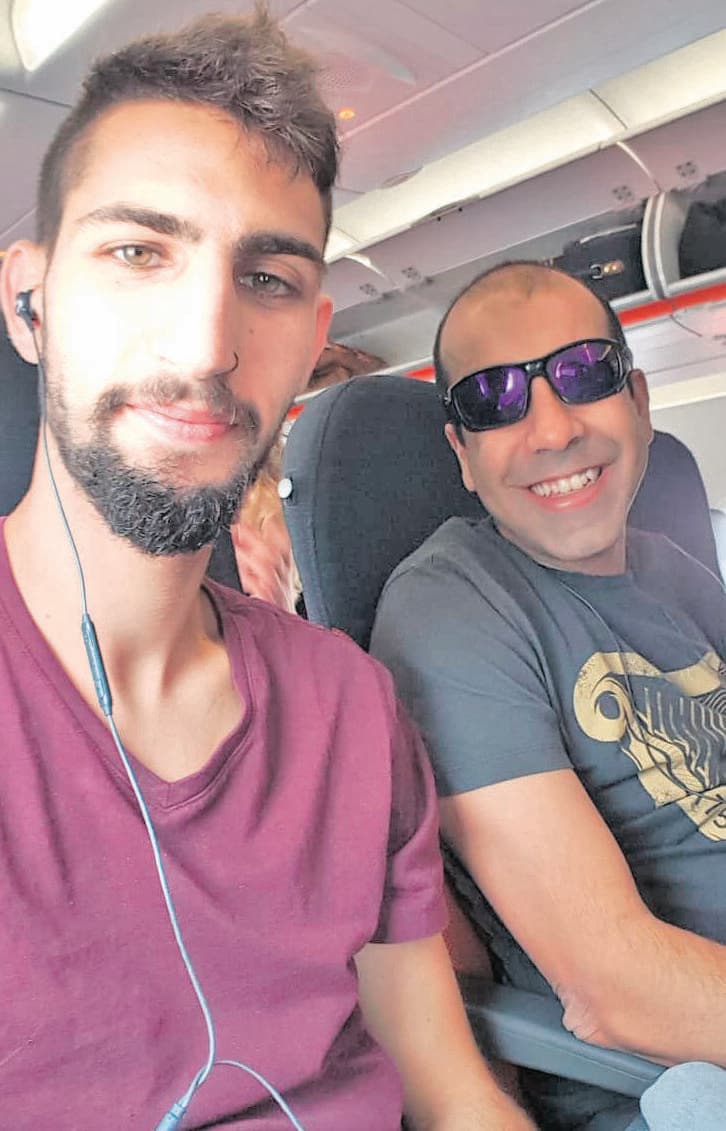 שמוליק גרייצר עם גיא אילוז ז"ל