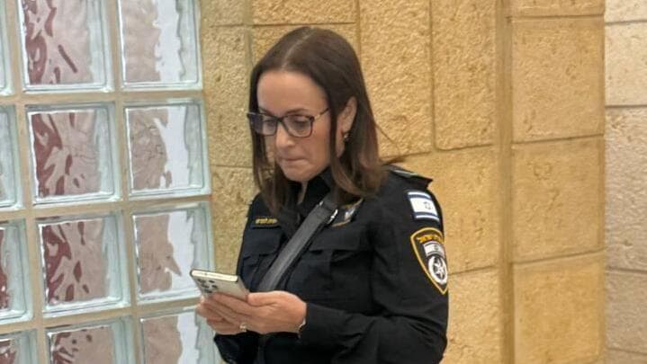 תנ"צ שלומית לנדס הגיעה לגבות אש חטיבת החקירות במשטרה תת ניצב שלומית לנדס