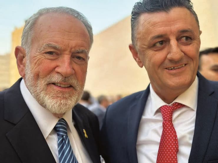 קופתאן חלבי עם שגריר ארצות הברית בישראל מייק האקבי