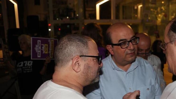 חברי הכנסת אבו שחאדה ועופר כספיף בכיכר הבימה