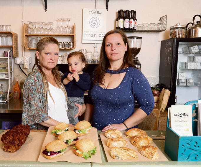 דריה ליינובה וורד רשף. "הלקוחות פוחדים שנסגור. מגיע לנו להמשיך" | צילום: אלעד גרשגורן