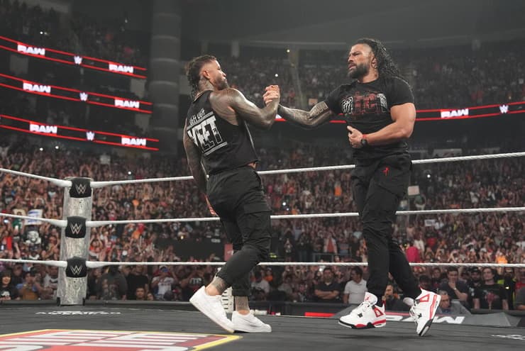 ריינס עם בן דודו ג'יי אוסו