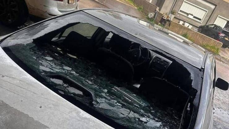 תיעוד הברד היום בבוקתעא ונזק למכונית