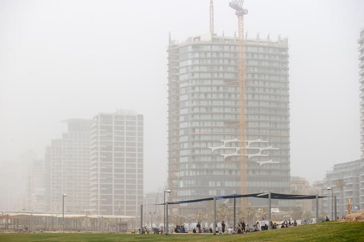 אובך בשמי תל אביב והסביבה